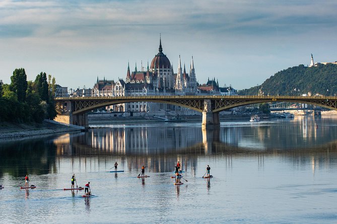 Sunrise SUP to the heart of Budapest - Learning the board before the landmarks