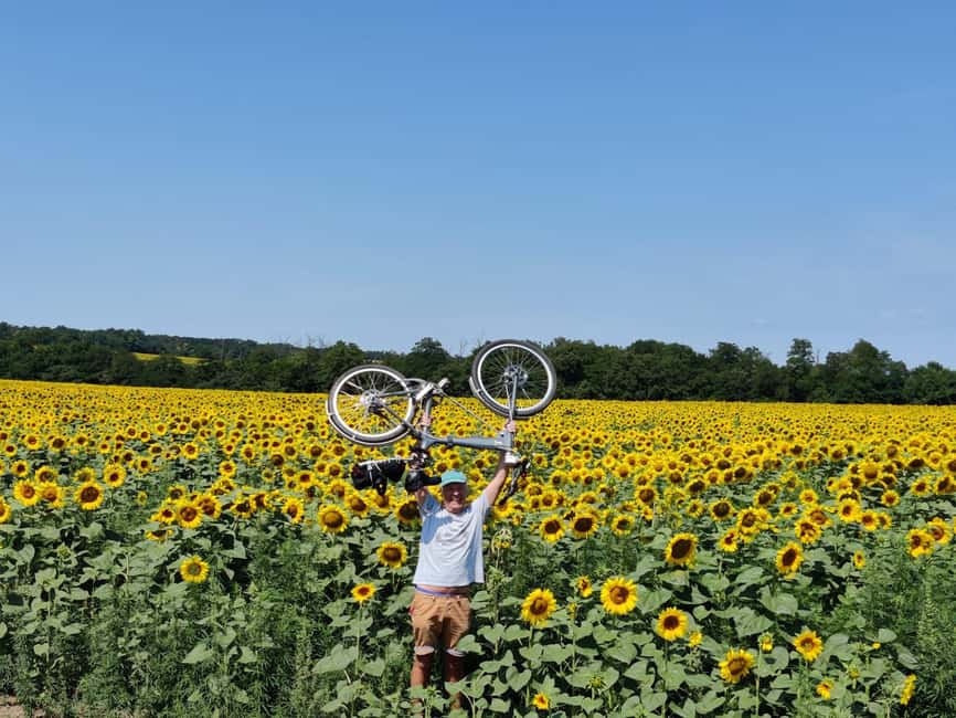 Szentendre by Bike: Self Guided Bike Rental Package! - Arriving in Szentendre’s old town