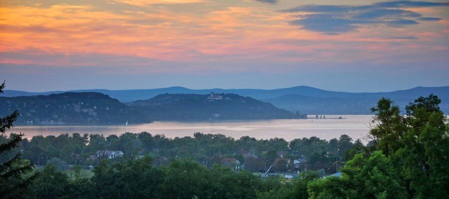 The Turquoise Sea of Hungary: Lake Balaton Private Tour - Balatonfüred and the lake’s elegant side