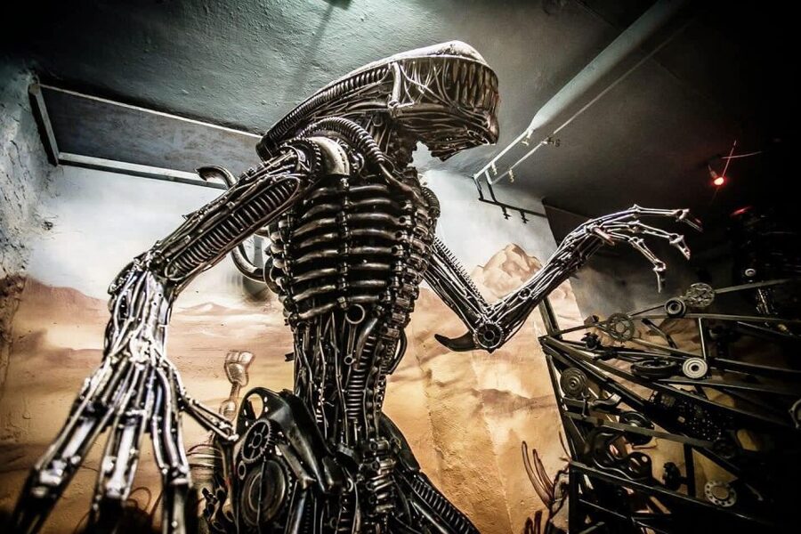 Trash Art Museum: Hungary's First Scrap Metal Exhibition - Megatron, Alien, and the best photo opportunities