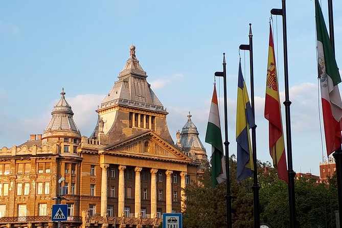 Unique city walk with legends - One hour along Andrássy Avenue