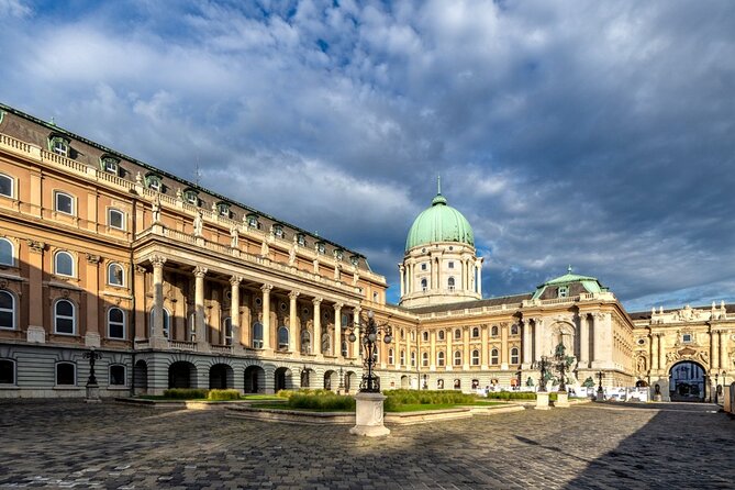 Walking tour in the Buda Castle incl. Fisherman's Bastion - Ruszwurm, Hadik, and the district’s local flavor