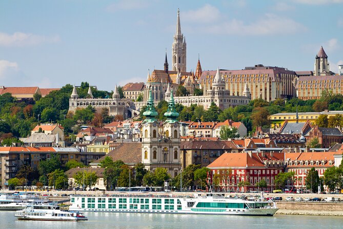 Welcome to Budapest 3 hrs Must See Private Tour by car - St. Stephen’s Basilica in a quick 15-minute pause
